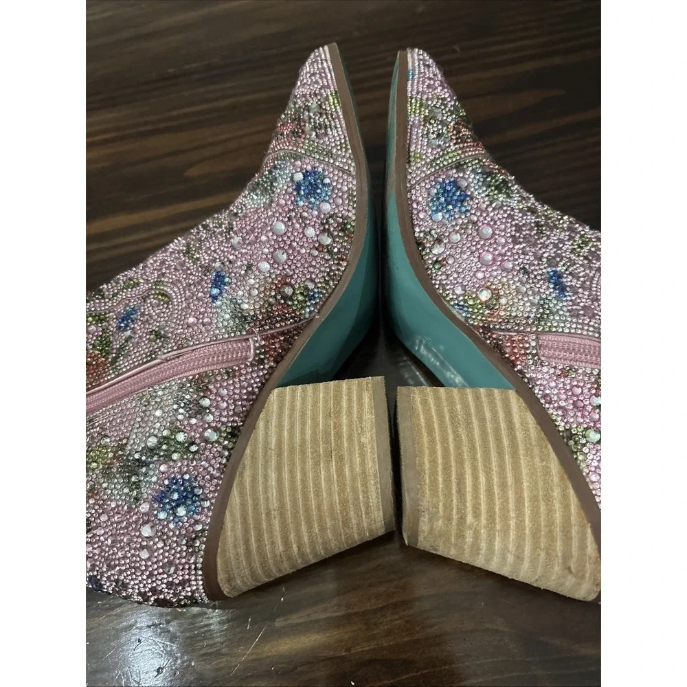Betsey Johnson gorgeous boots